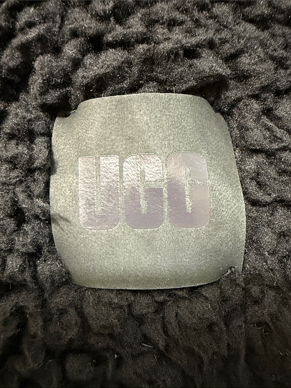UGG Women Black Sherpa Scarf - Picture 5 of 8